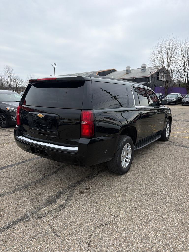 Chevrolet Suburban LT 4WD 2018
