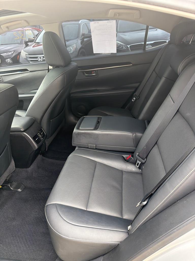 Lexus ES 350 Sedan 2015