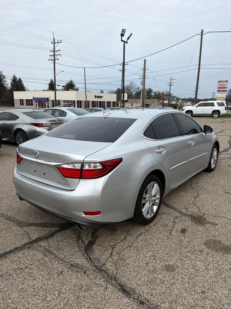 Lexus ES 350 Sedan 2015