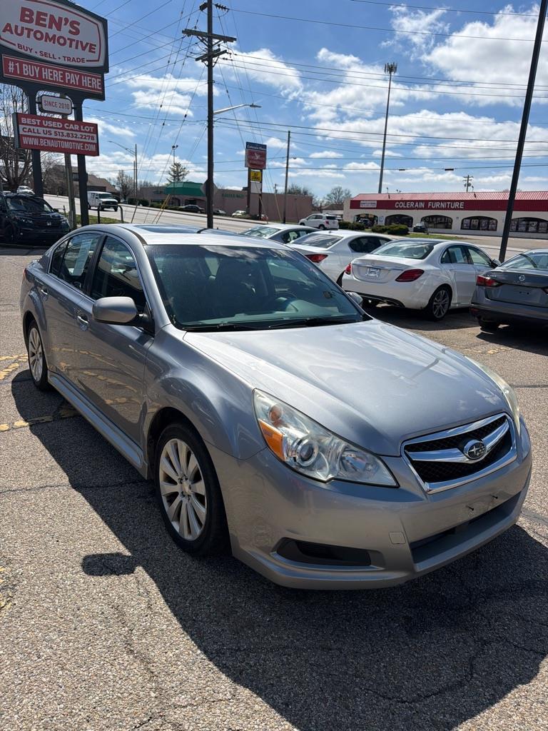 Subaru Legacy 2.5i Limited 2011