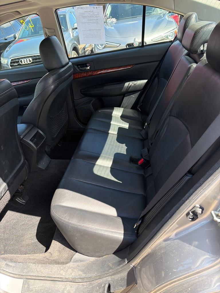 Subaru Legacy 2.5i Limited 2011