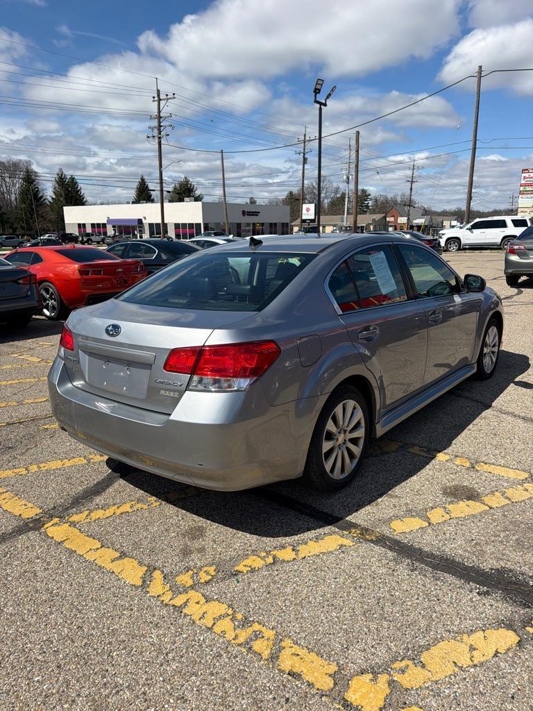 Subaru Legacy 2.5i Limited 2011