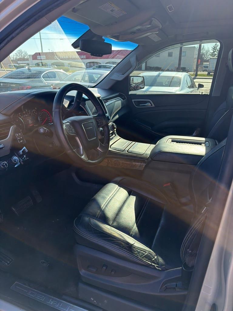 GMC Yukon Denali 4WD 2015