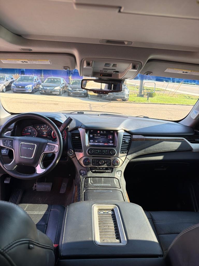 GMC Yukon Denali 4WD 2015