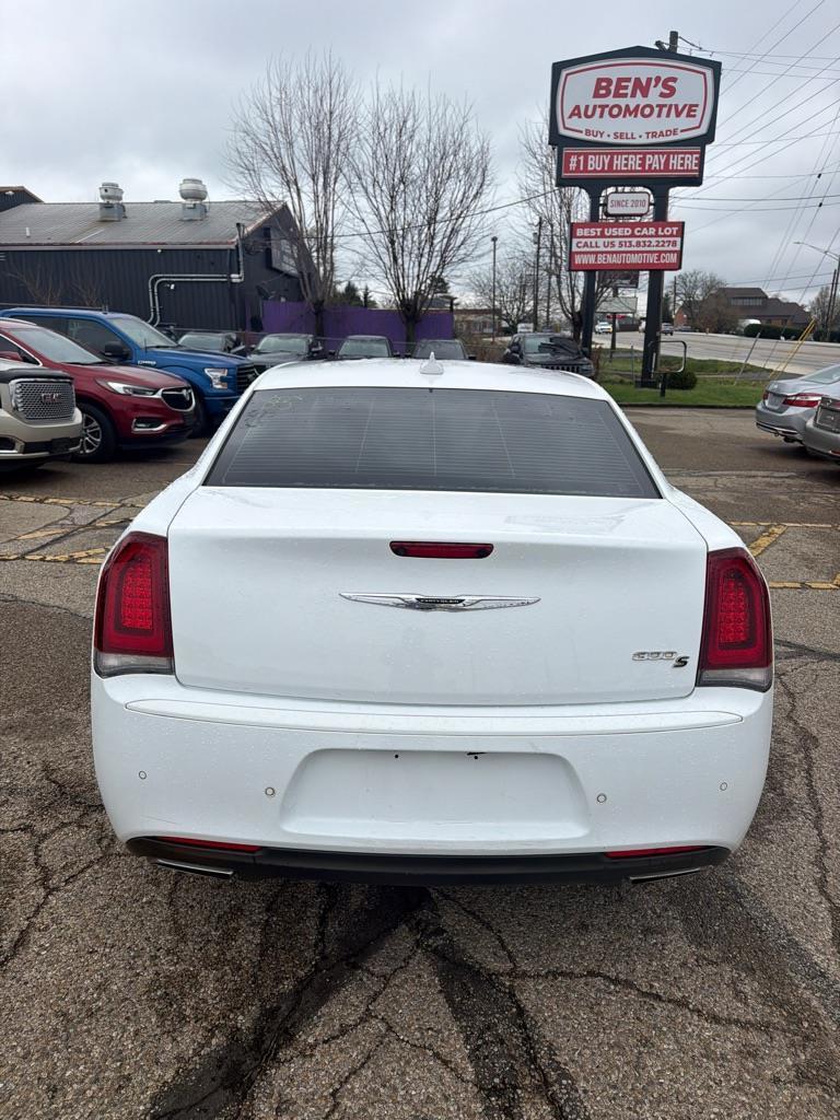 Chrysler 300 S V6 RWD 2016