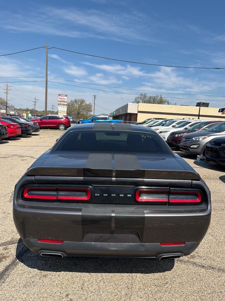 Dodge Challenger SXT 2021