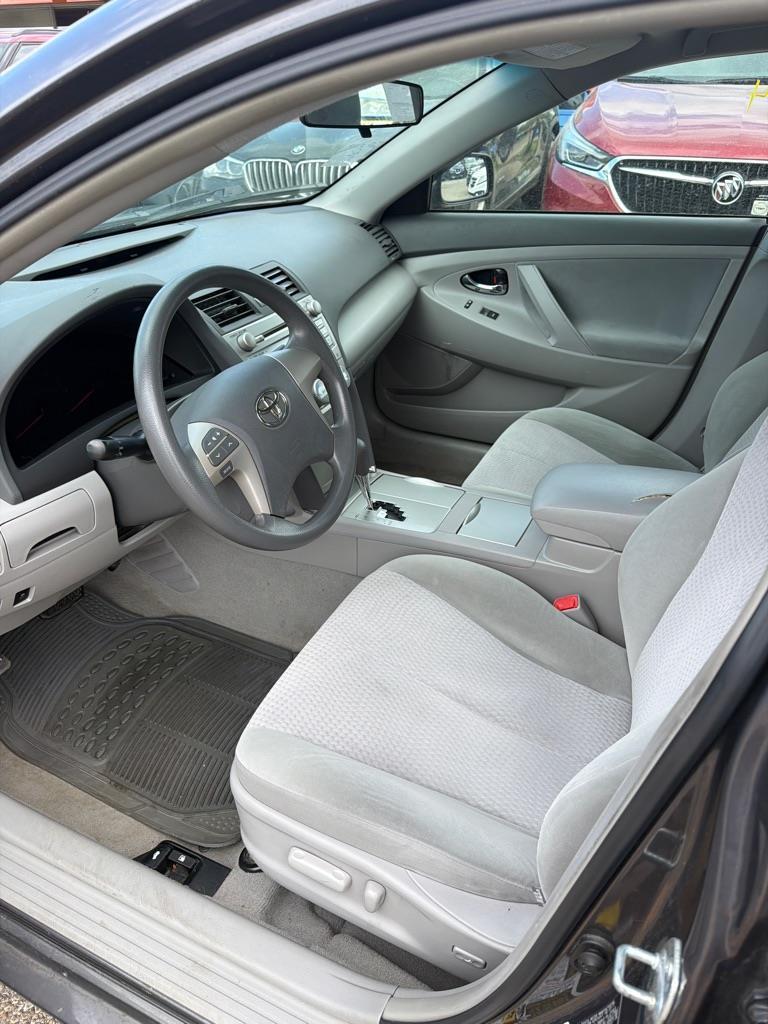 Toyota Camry Base 6-Spd AT 2011