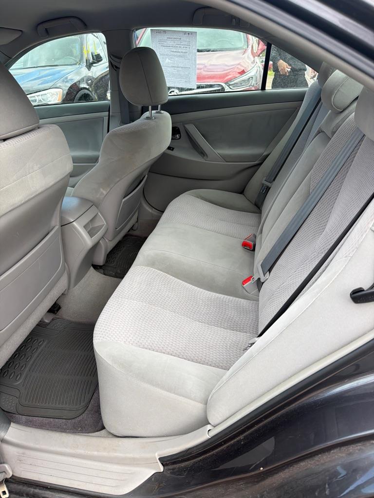 Toyota Camry Base 6-Spd AT 2011