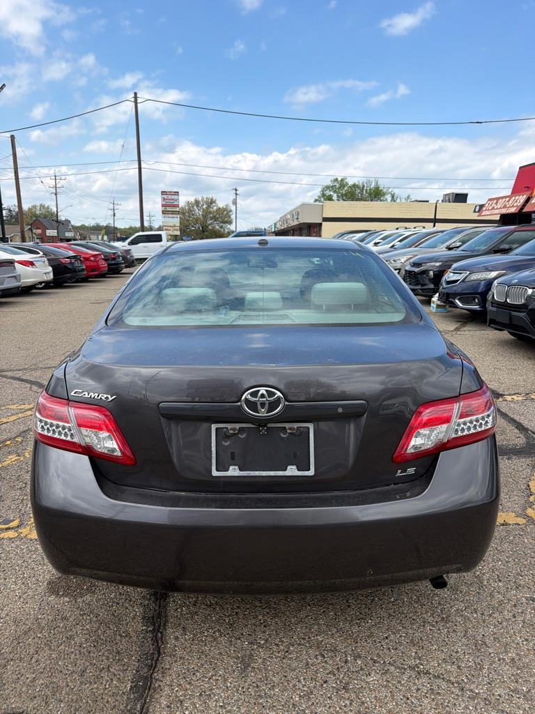 Toyota Camry Base 6-Spd AT 2011