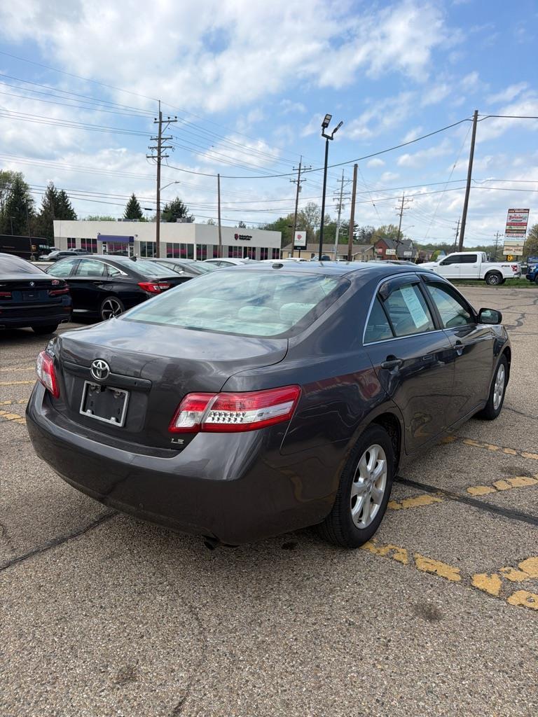 Toyota Camry Base 6-Spd AT 2011