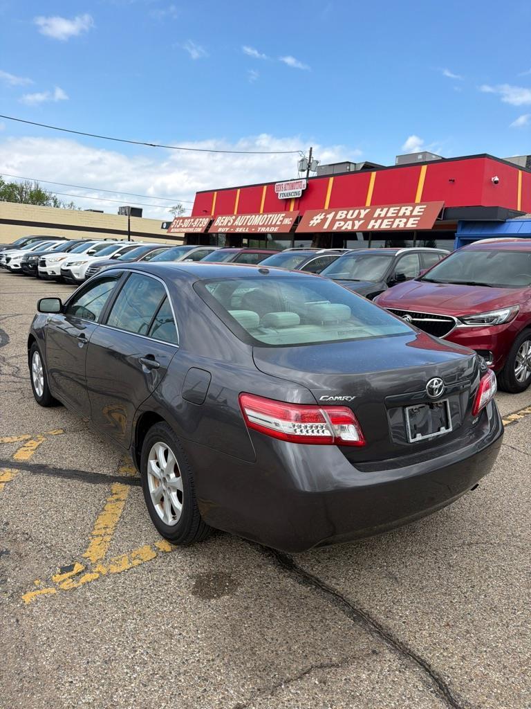 Toyota Camry Base 6-Spd AT 2011