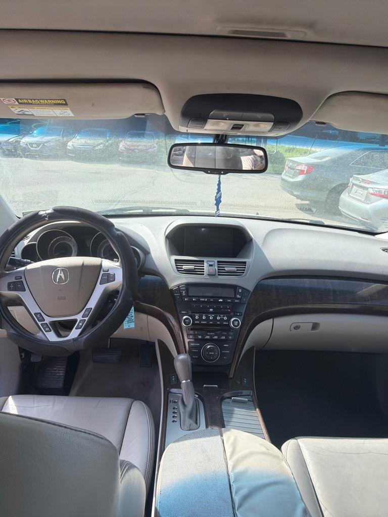 Acura MDX 6-Spd AT w/Tech and Entertainment Package 2011