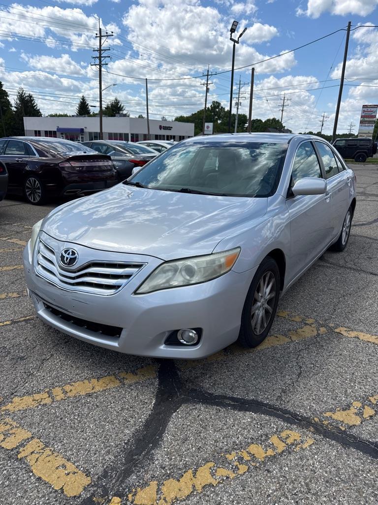 Toyota Camry SE 6-Spd MT 2010