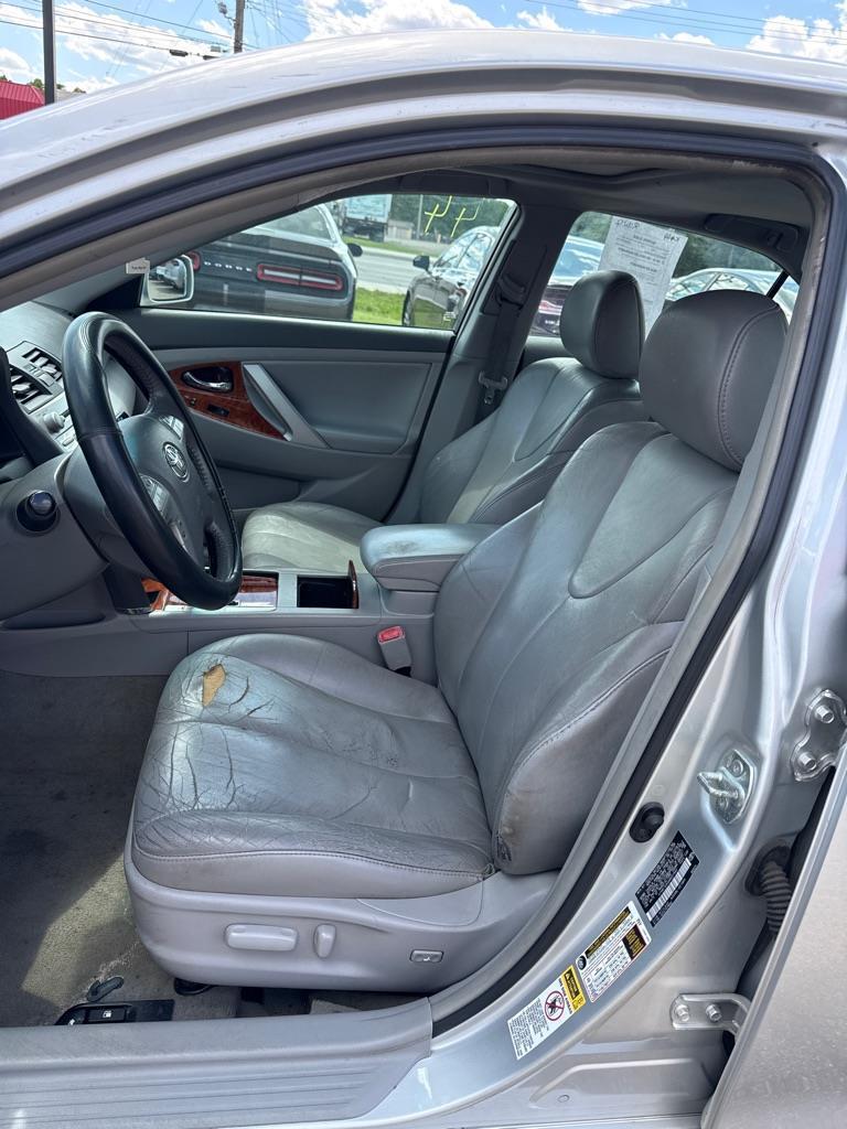 Toyota Camry SE 6-Spd MT 2010