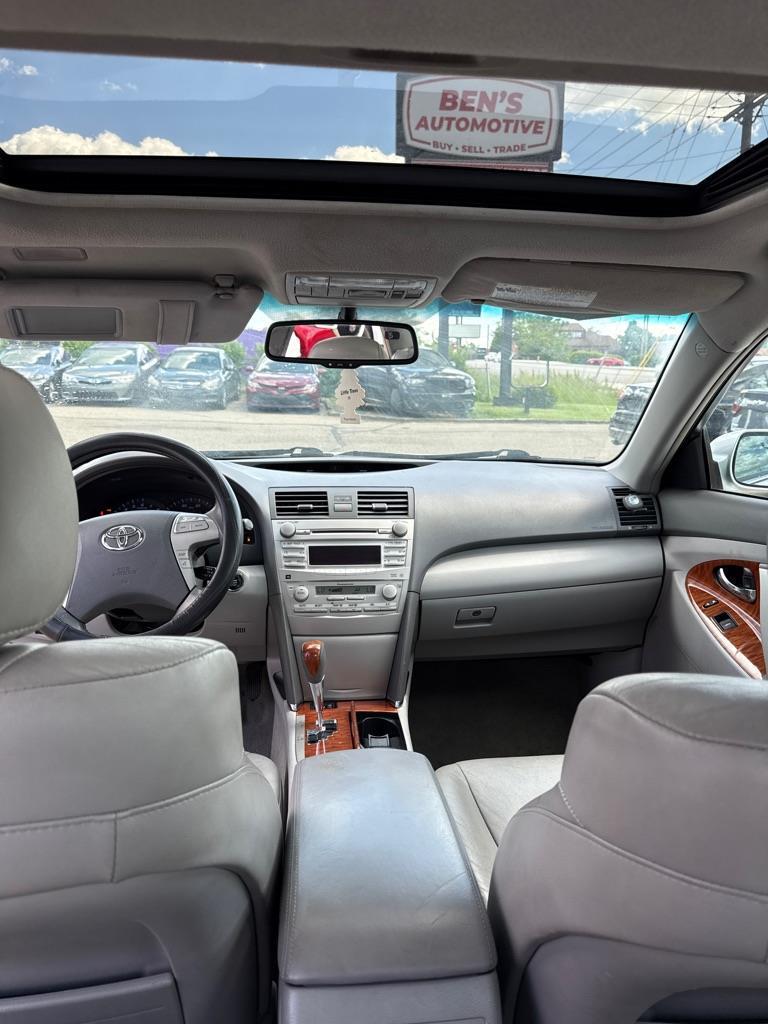 Toyota Camry SE 6-Spd MT 2010