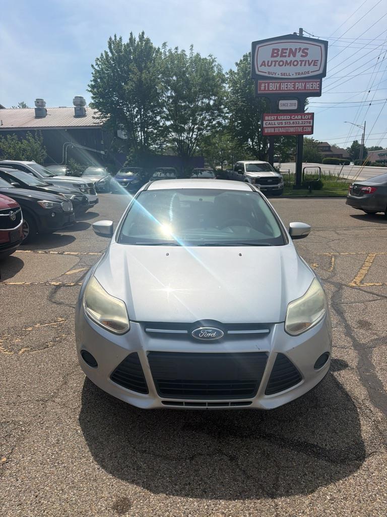 2013 Ford Focus 5 Door Hatch SE's photo