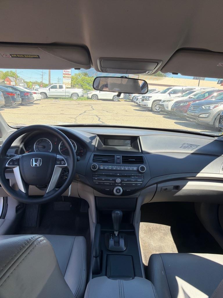 Honda Accord LX sedan AT 2010