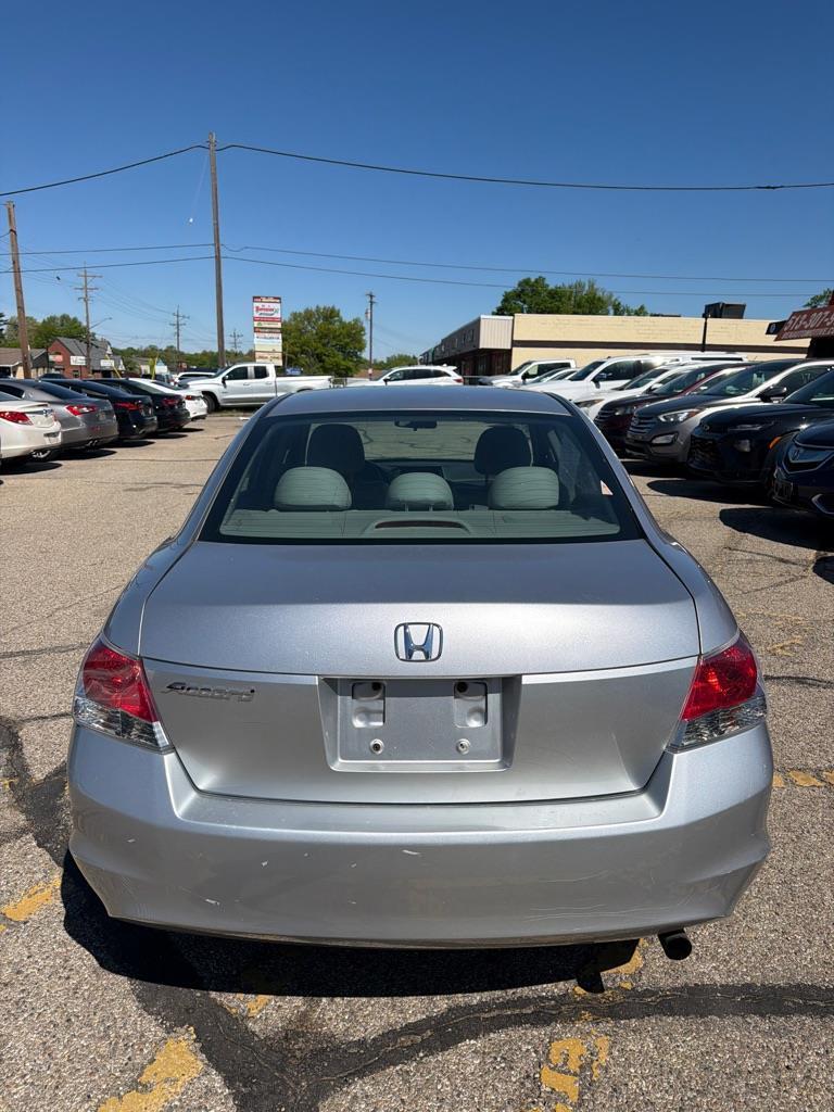 Honda Accord LX sedan AT 2010