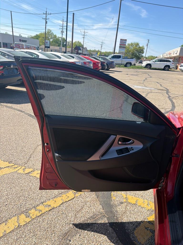 Toyota Camry SE 5-Spd AT 2009