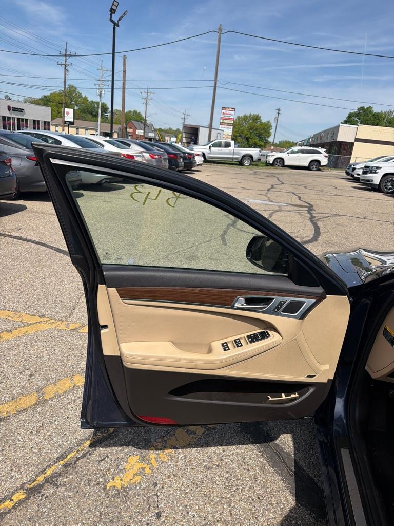 Hyundai Genesis 3.8L 2016