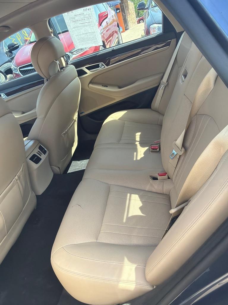 Hyundai Genesis 3.8L 2016