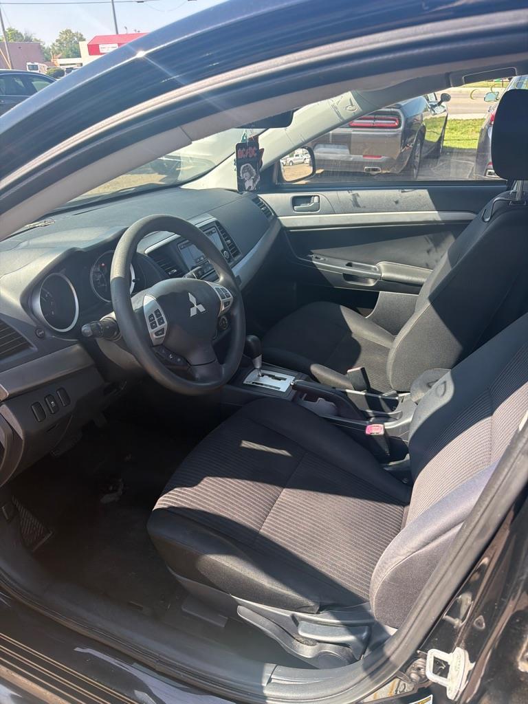 Mitsubishi Lancer ES 2014