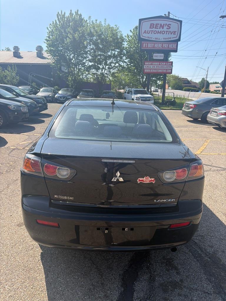 Mitsubishi Lancer ES 2014