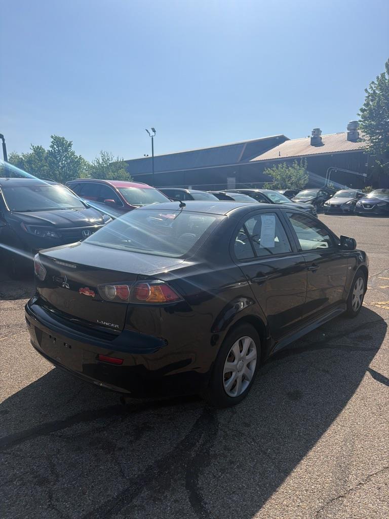 Mitsubishi Lancer ES 2014