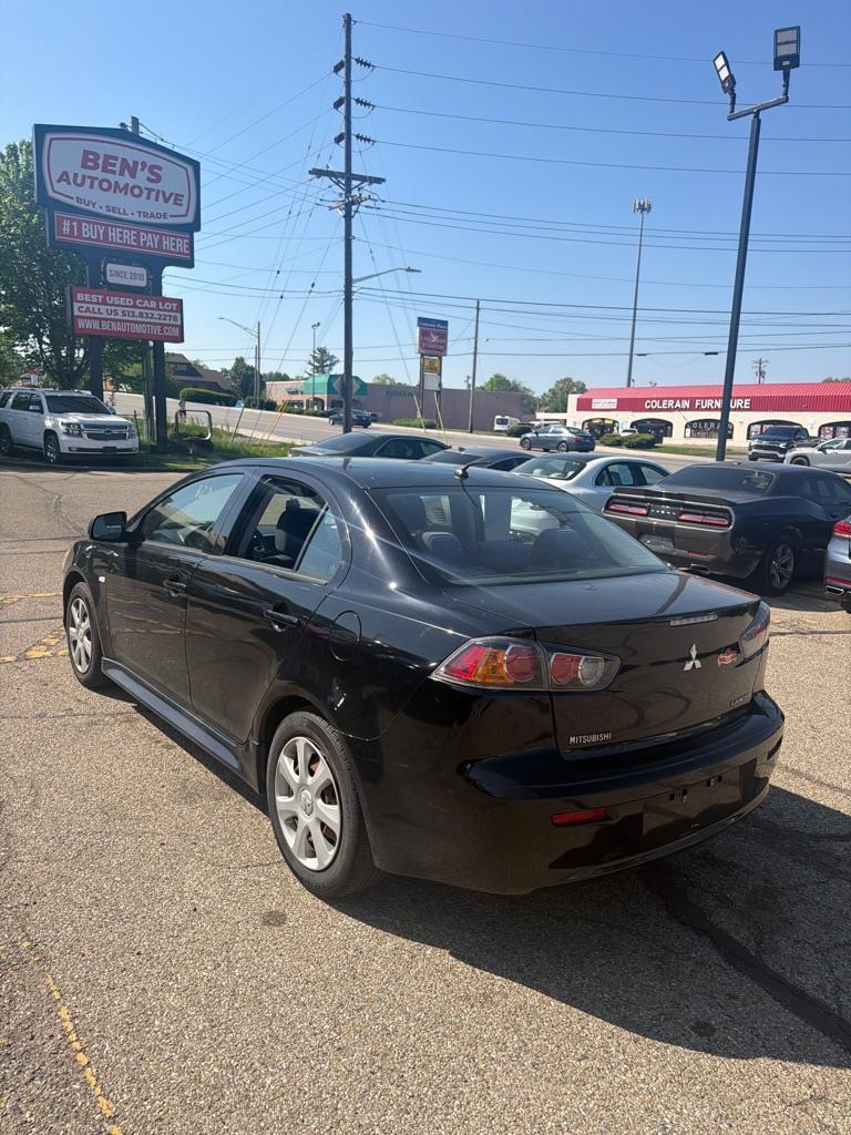 Mitsubishi Lancer ES 2014