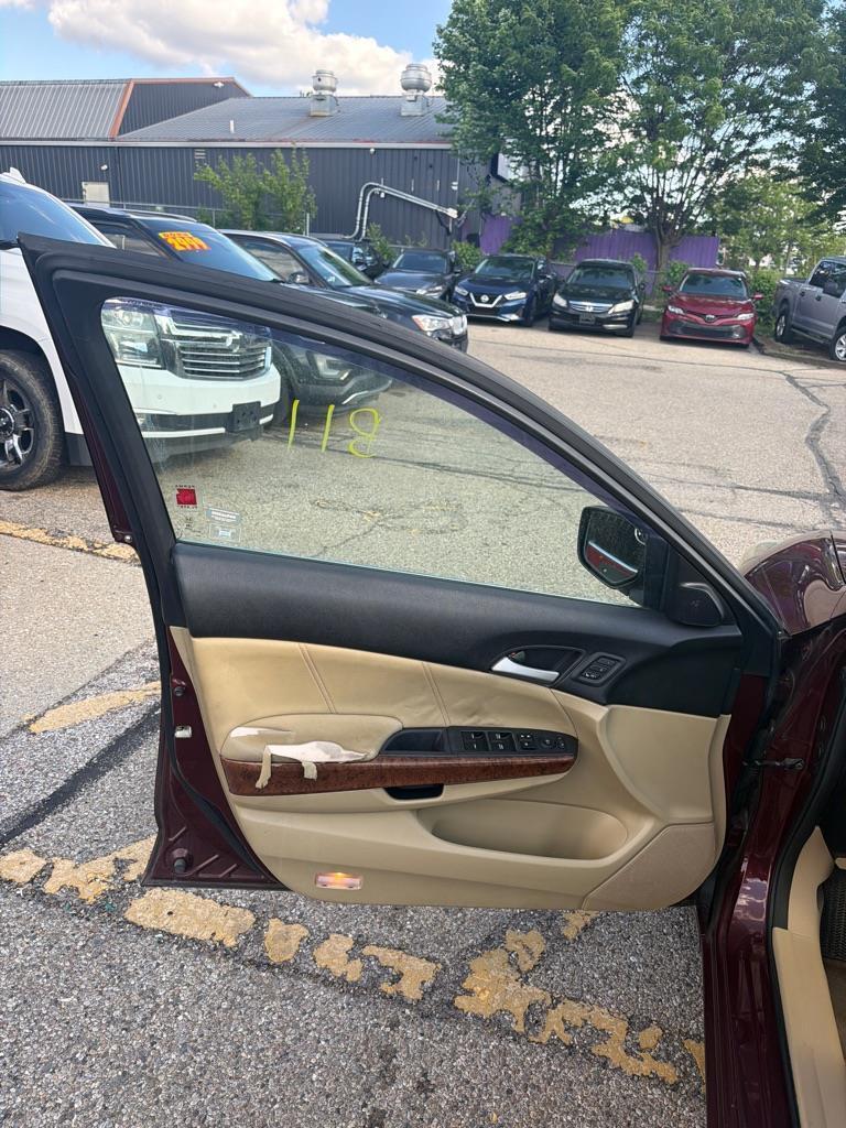 Honda Accord EX-L V6 Sedan AT 2012