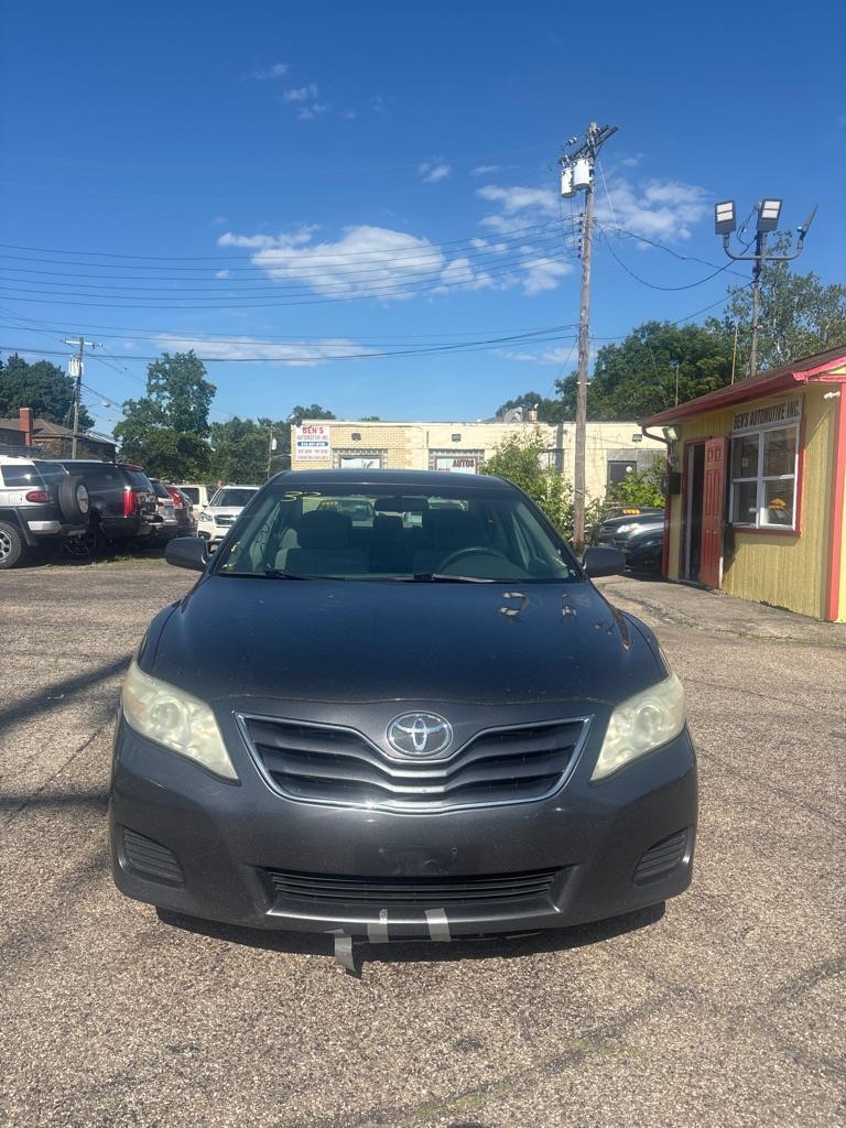 Toyota Camry SE 6-Spd MT 2010