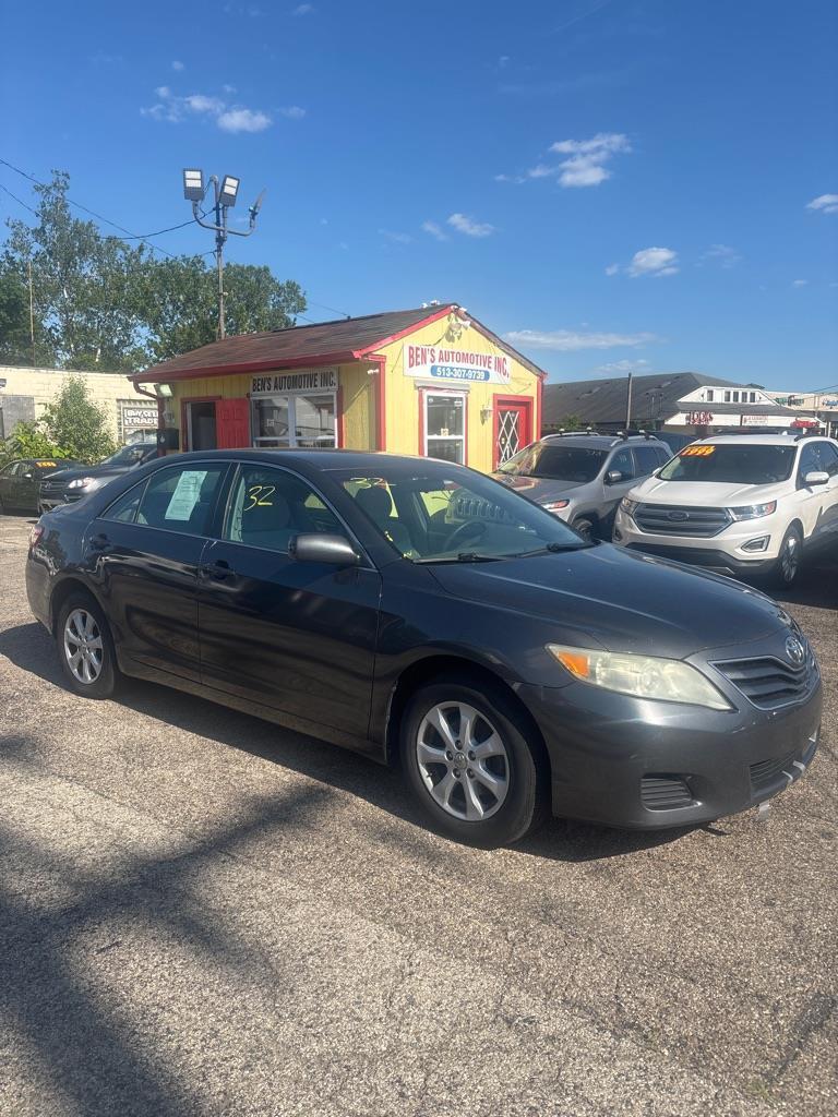 Toyota Camry SE 6-Spd MT 2010
