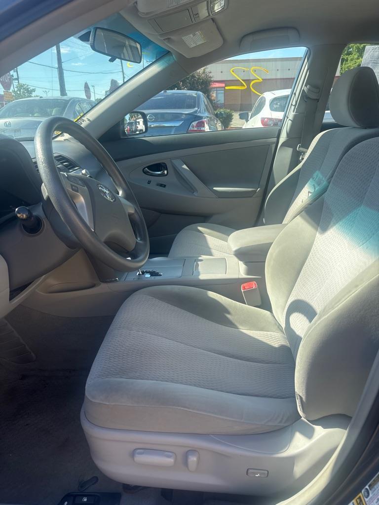 Toyota Camry SE 6-Spd MT 2010