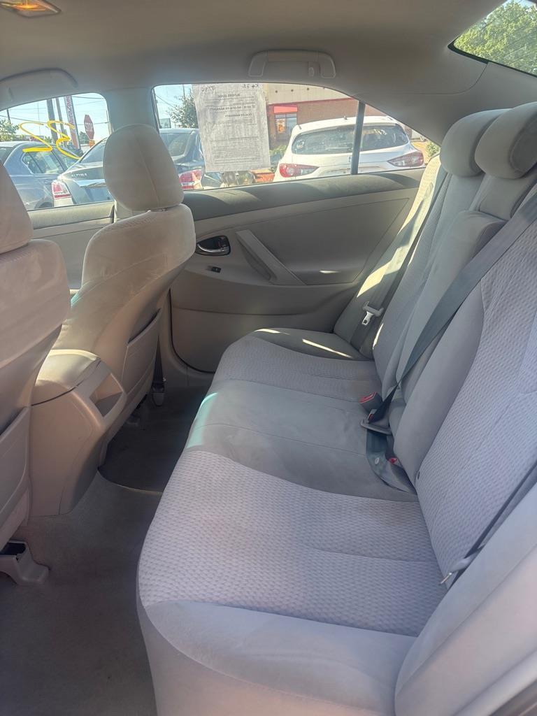 Toyota Camry SE 6-Spd MT 2010