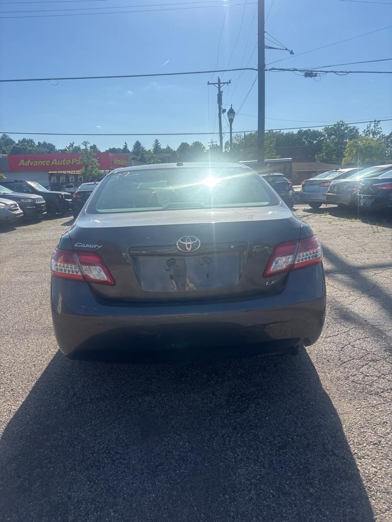 Toyota Camry SE 6-Spd MT 2010
