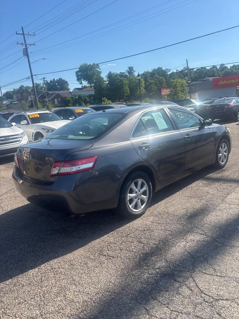Toyota Camry SE 6-Spd MT 2010