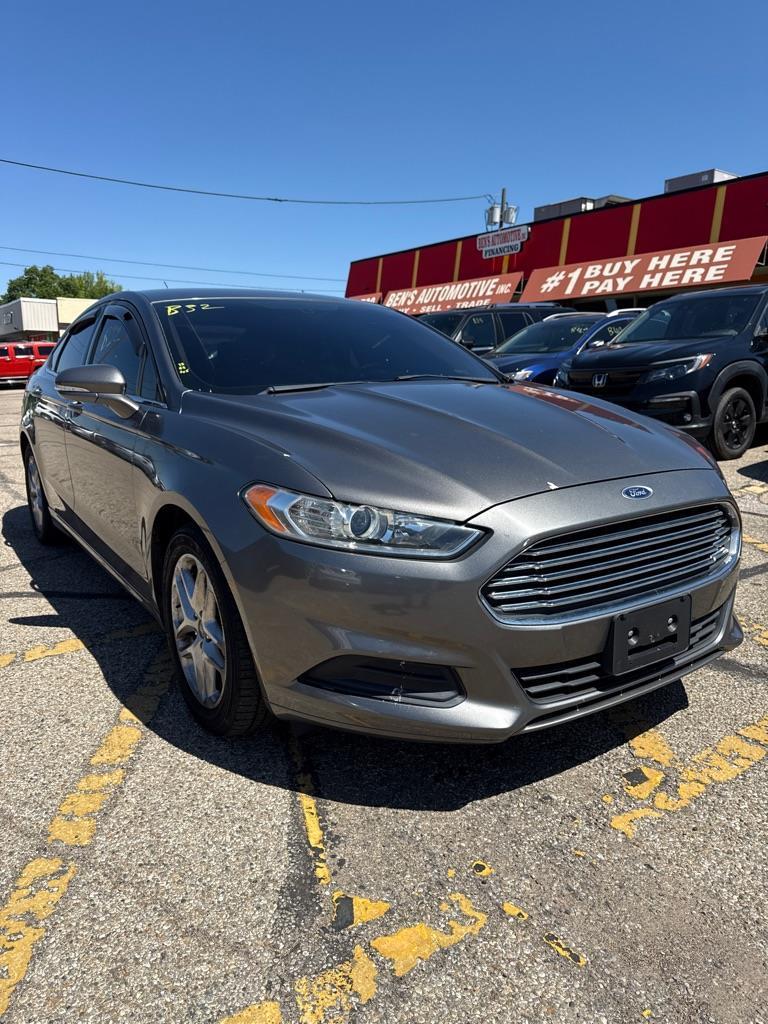 Ford Fusion SE 2013