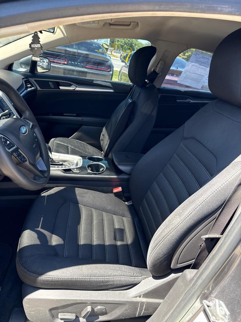 Ford Fusion SE 2013