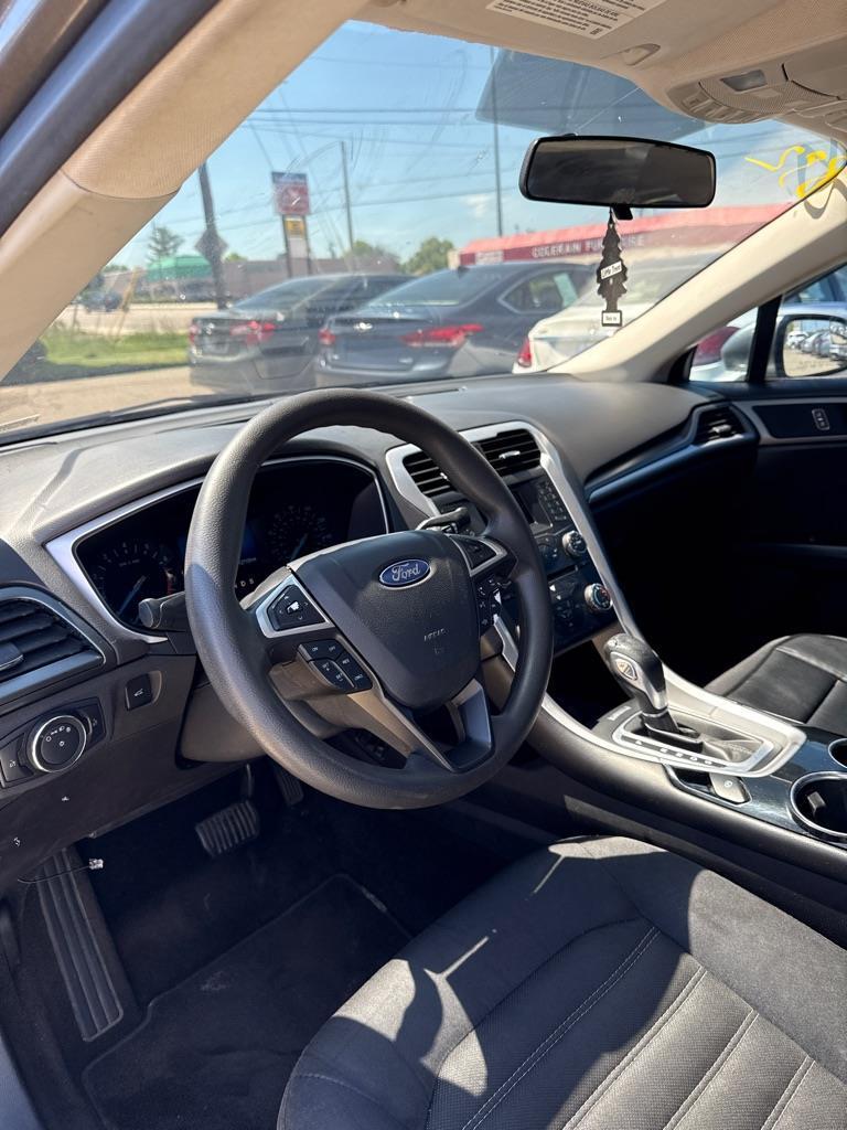 Ford Fusion SE 2013