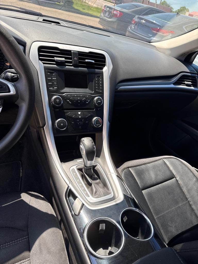 Ford Fusion SE 2013