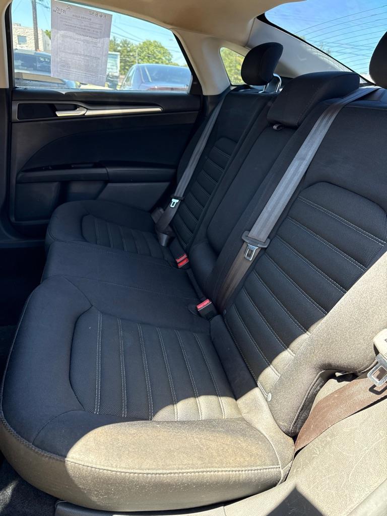 Ford Fusion SE 2013