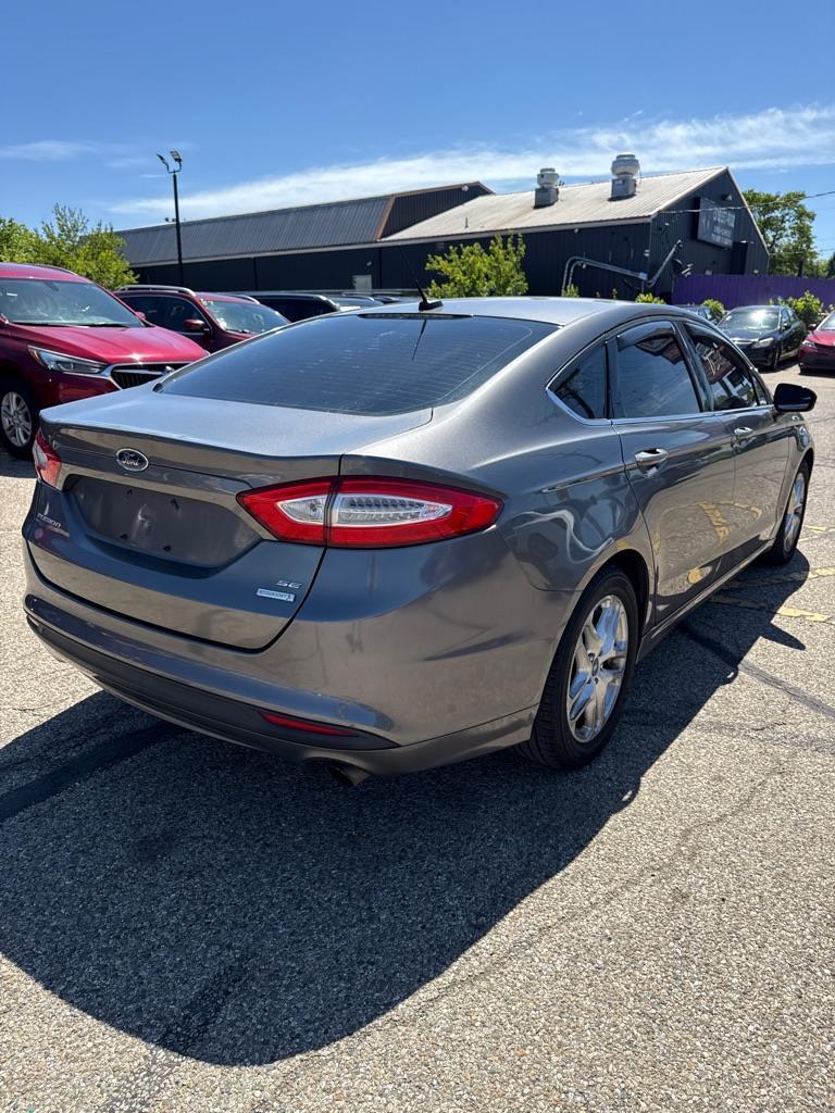 Ford Fusion SE 2013