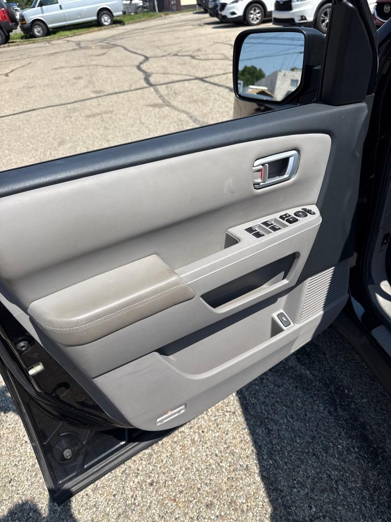 Honda Pilot EX-L 4WD 5-Spd AT with Navigation 2011