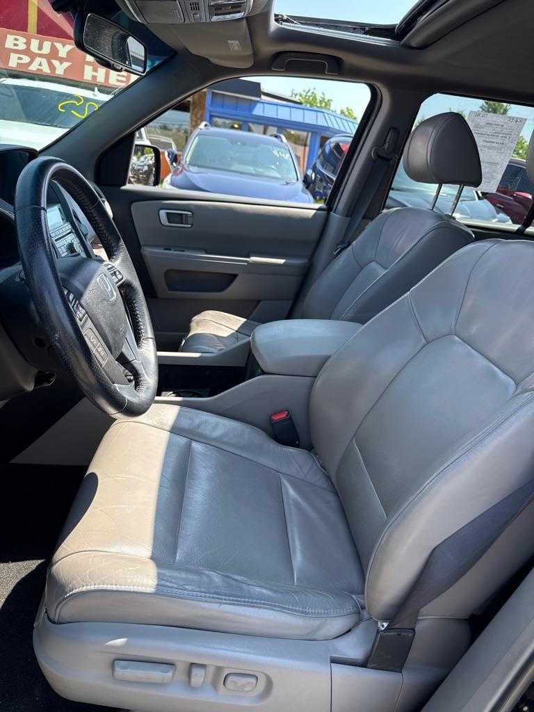 Honda Pilot EX-L 4WD 5-Spd AT with Navigation 2011