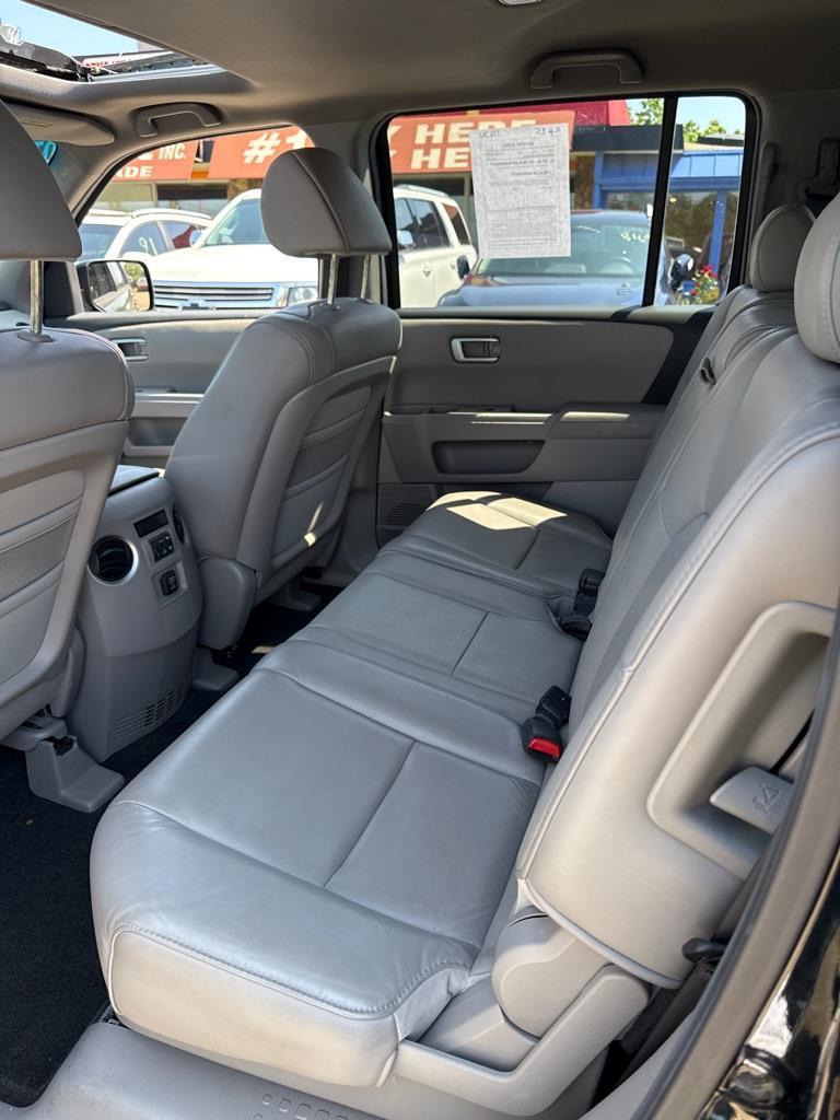 Honda Pilot EX-L 4WD 5-Spd AT with Navigation 2011
