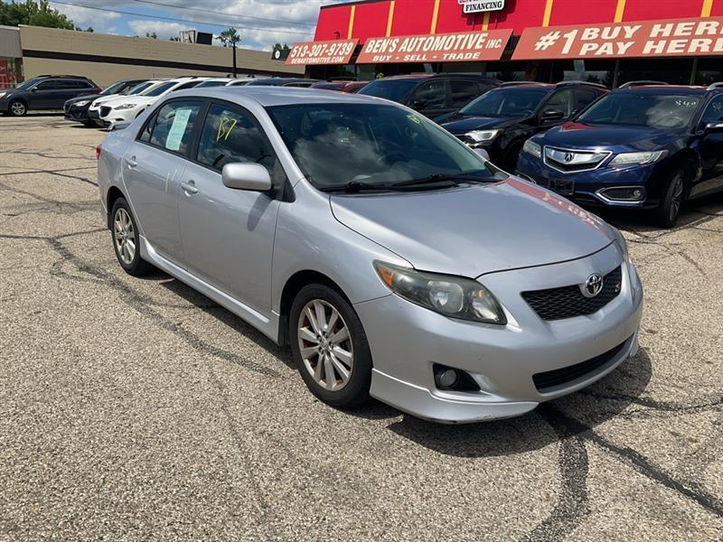Toyota Corolla Base 5-Speed MT 2010