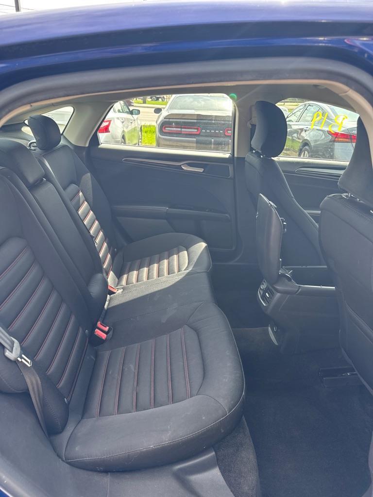 Ford Fusion SE 2016
