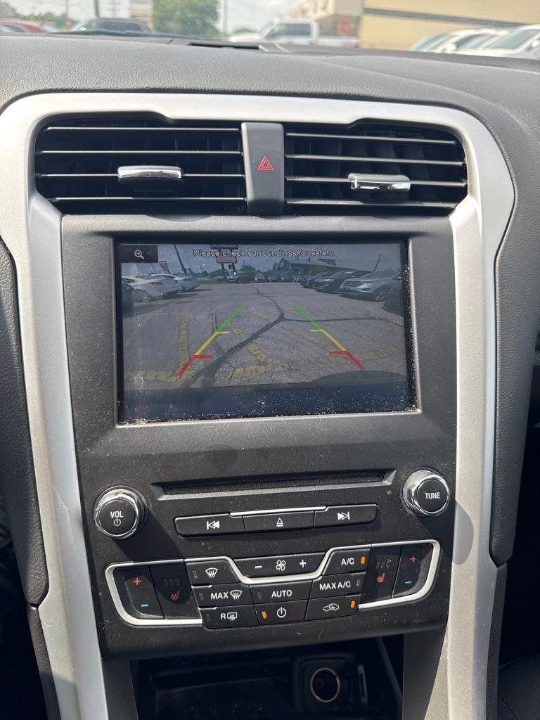 Ford Fusion SE 2016