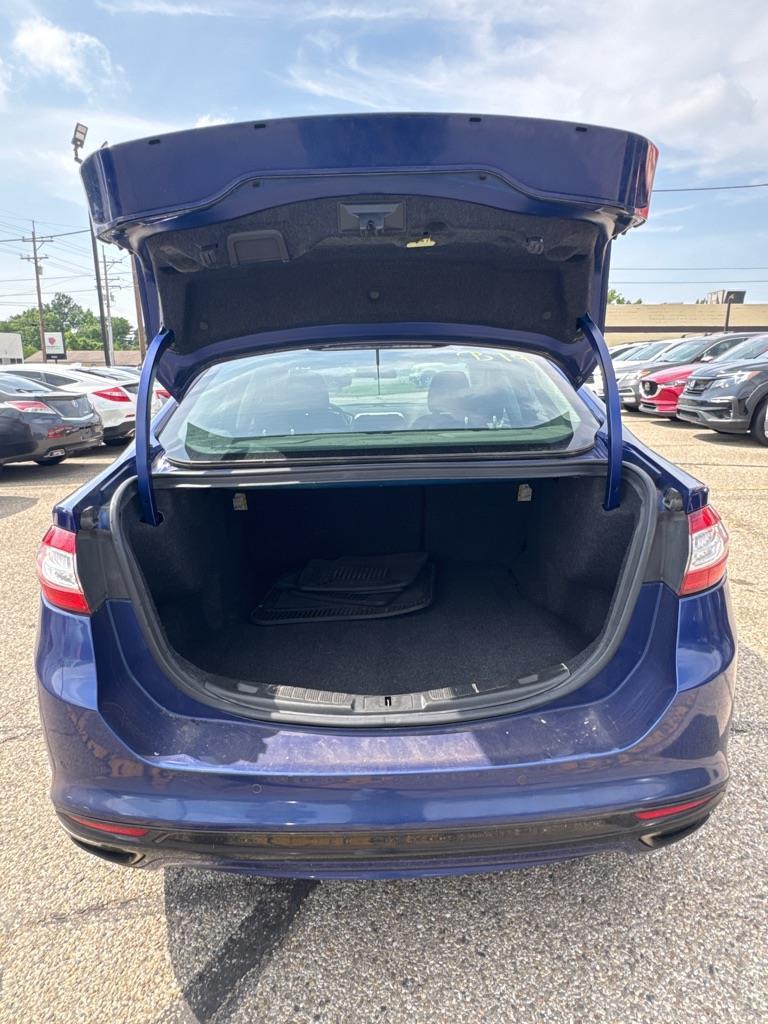 Ford Fusion SE 2016