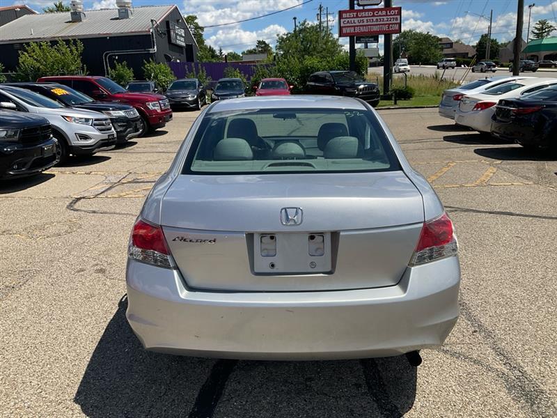 Honda Accord LX sedan AT 2010
